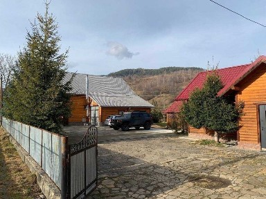 Двоповерховий будинок в Яремче 228 м²