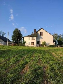 Житловий Будинок з діючим Магазином.