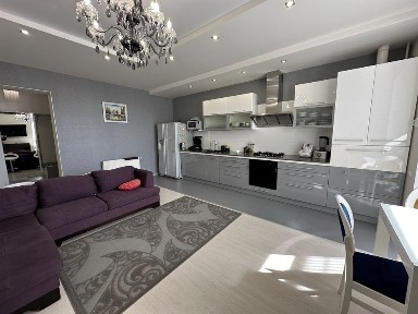 Продаю хорошу.е. ро 3-ку Бугский бульвар, р-н Сухого фонтана