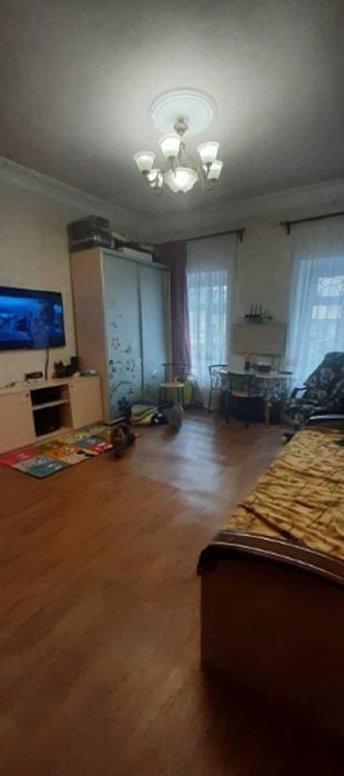 Продам 2-комнатную квартиру на Богдана Хмельницкого.