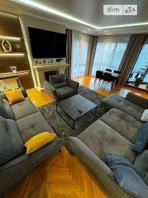 Продаж окремостоячого будинку у Львові.