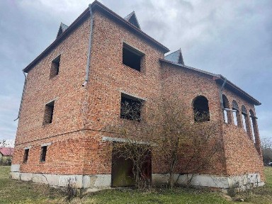 Продається будинок з гаражем біля Мостиськ