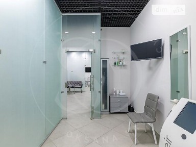 Продаж комерційного приміщення на вул. Устияновича, площа 68 кв. м