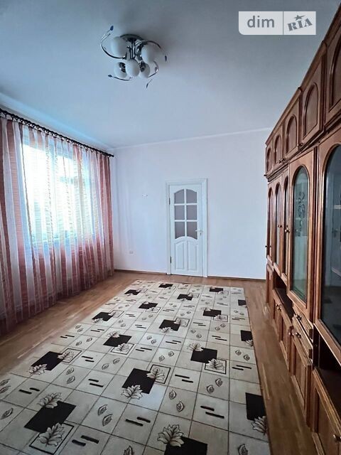 Продам 3-х кімнатну квартиру в Сарнах