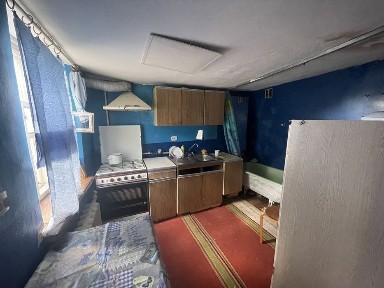 Половина будинку на Червоному Шляху