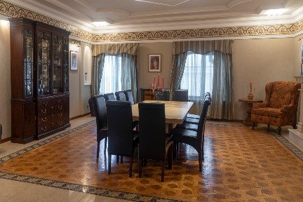 Аренда 4-комнатной квартиры 320 м², Дерибасовская ул., 17