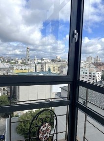 Продам квартиру в будинку на Набережній