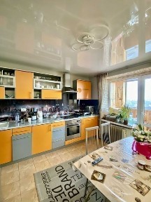 СУПЕР ЛОКАЦІЯ! Велика квартира, ремонт, кухня 14 кв м рн HOLLYWOOD!A11