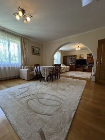 продаю будинок 230 кв. м. с. Басівка