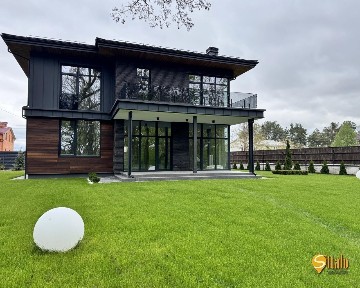 Продаж будинку 180 м²