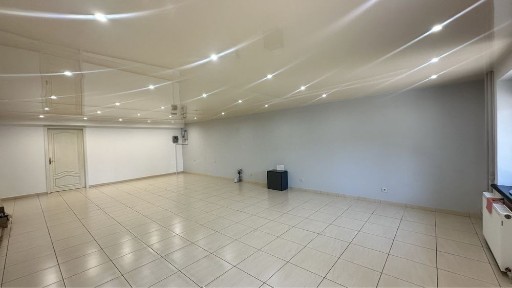 Продам нежитлове приміщення 109 кв м, центр, вул. Перемоги