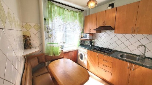 Продаж 2-х к. кв. вул. Українська буд. 13 (5/9) біля Малого ринку.