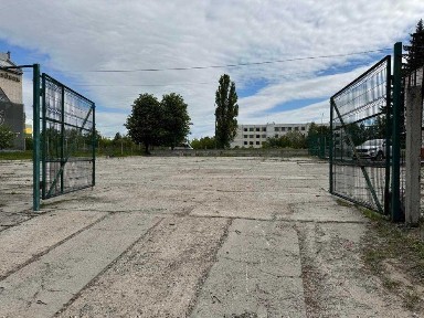 Пропонуємо в оренду відкриту площадку площею ~1300 кв. м.