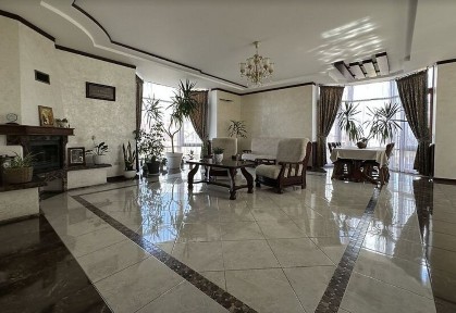 Продаж 2 поверхового будинку 419 кв. м, 6 кімнат, Петриків