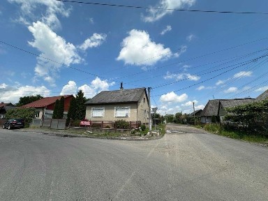 Продається житловий будинок в смт. Вишково