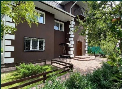 район Дніпровський, Київ, мікрорайон Русанівські Сади, метро Лівобережна