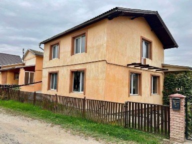 Продається квартира в частині 2-поверхового будинку. Чортків