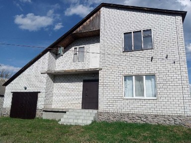 Продаю 2эт современный дом г Мерефа 15 соток рядом сосновый бор и река