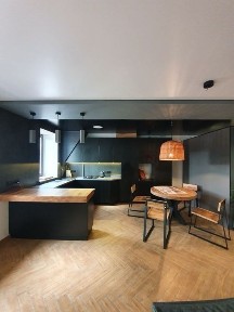 Дизайнерський ремонт. Апартаменти на 4х, старе місто