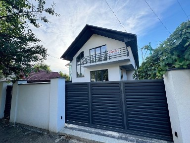 Продається новий будинок центр