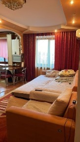 Продам 3-х кімнатну квартиру в центрі міста