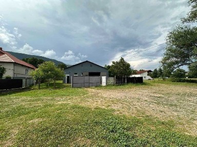 Продається комерційна будівля, може використовуватися для бізнесу