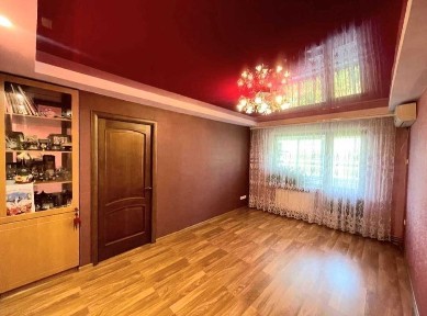 Продаж двокімнатної з АО на вул. Сергія Слісаренка (М)