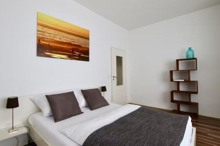 Погодинно, Подобово квартира