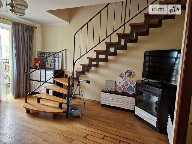 Продаж двохрівневої квартири