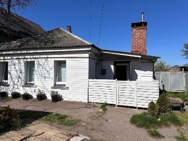 Квартира на землі, Частина будинку по Хрещатику