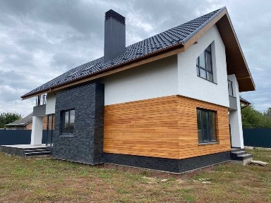 Сучасний будинок на Подолі