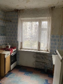 Продам 3х ком на Л/Б 10 Мкр, можно под бизнес