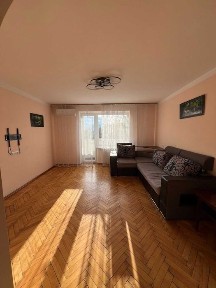 Продаю 3 комнатную крупногабаритную квартиру на Площади Победы