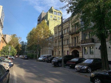Продам 2к квартиру біля парку Шевченка 52 м2