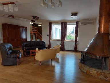 Киев, Богдана Хмельницкого ул., 42