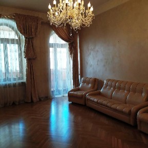 Киев, Олеся Гончара ул., 90/92