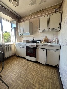 Продам однокімнатну квартиру в районі Круга.