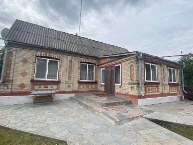 Продам будинок з великою земельною ділянкою