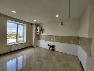 Продам 2 км квартиру в центрі з ремонтом