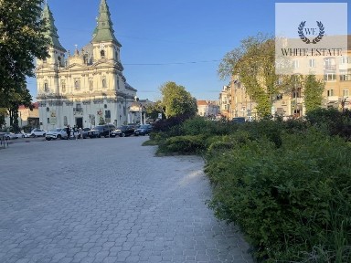 Продаж комерційного приміщення вул. Листопадова