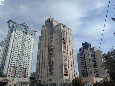 Березняки Павла Тичини 4 Продаж квартири не високий поверх біля Дніпра