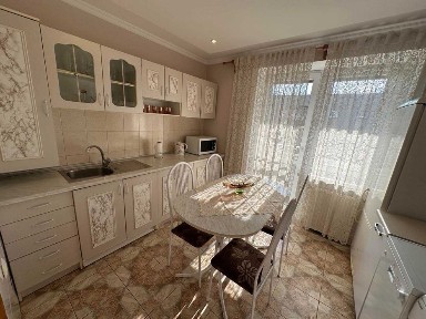 Продається 3х кімнатна квартира в м. Тячів