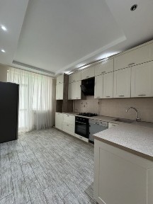 Продаж 1 кімнатної квартири в Новобудові з ремонтом центр