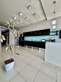 Продажа трехкомнатной квартиы в Одессе с видом на море! Центр города