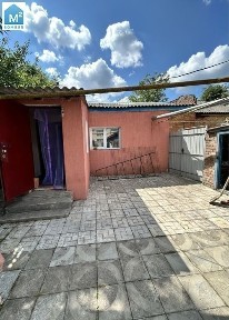 Продаж частини будинку в 5 хвилинах від автовокзалу.