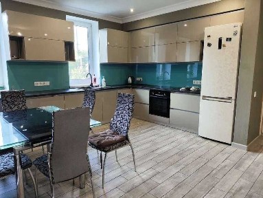 Будинок на 8-10 чоловік від власника