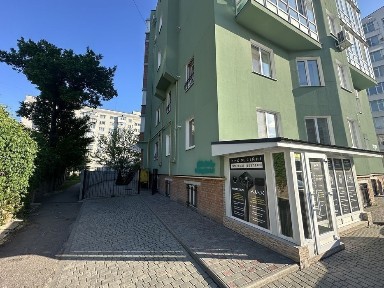 Продаж комерційного приміщення 85 метрів центр міста вул. Софіївська