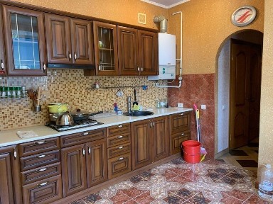 3-кімн. румунський люкс по вул. Гулака-Артемовського