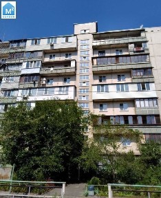 Березняки. Продаж 3-кімнатної з капітальним ремонтом. Миколайчука, 3/1