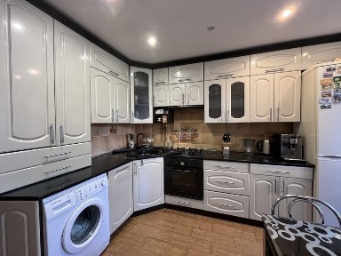 Готовий напівособняк в районі Парку Шевченка